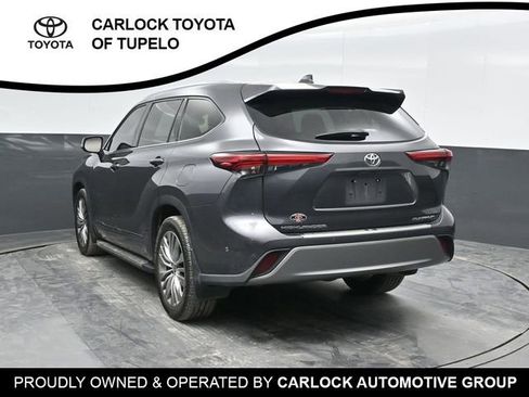 Used 2022 Toyota Highlander Platinum image 9