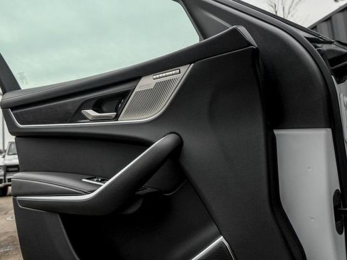 New 2026 Jaguar F-PACE R-Dynamic S image 11