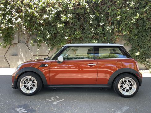 Used 2012 MINI Cooper Hardtop FWD image 1