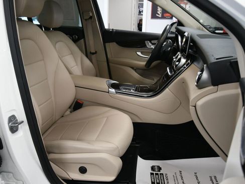 Used 2020 Mercedes-Benz GLC 300 4MATIC image 29