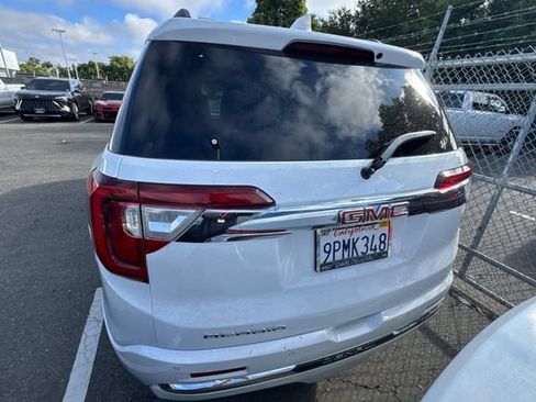 Used 2021 GMC Acadia Denali w/ Denali Technology Package FWD image 6
