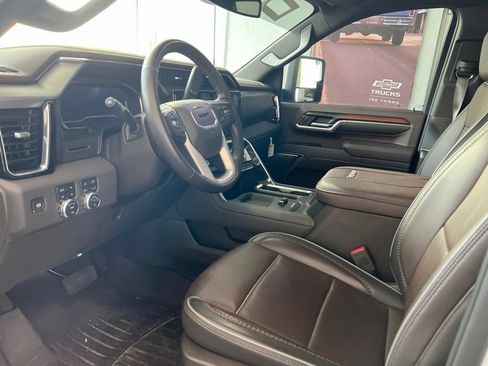 Used 2024 GMC Sierra 2500 Denali AWD/4WD image 6