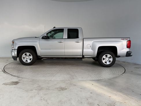 Used 2017 Chevrolet Silverado 1500 LT w/ All Star Edition AWD/4WD image 2