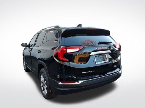 Certified 2022 GMC Terrain SLT image 8