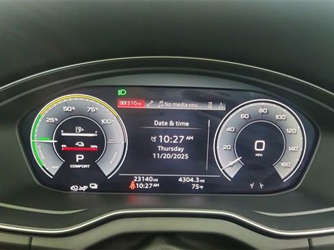 Used 2024 Audi Q5 e Prestige w/ Prestige Package image 41