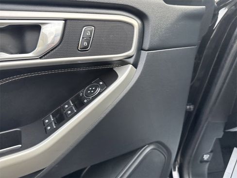 Used 2022 Ford Explorer XLT w/ Equipment Group 202A image 16