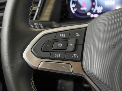 Used 2024 Volkswagen Atlas SEL AWD/4WD image 29