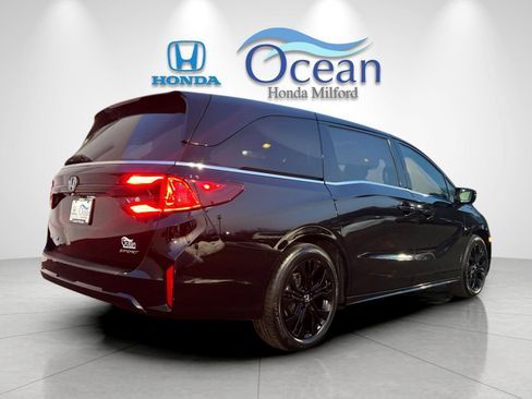 Used 2025 Honda Odyssey Sport-L image 3