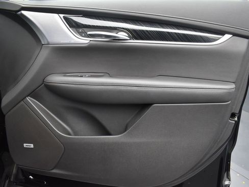 Used 2020 Cadillac XT6 Premium Luxury image 37