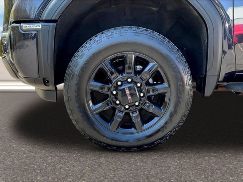 Used 2024 GMC Sierra 2500 AT4 w/ AT4 Premium Plus Package AWD/4WD image 25