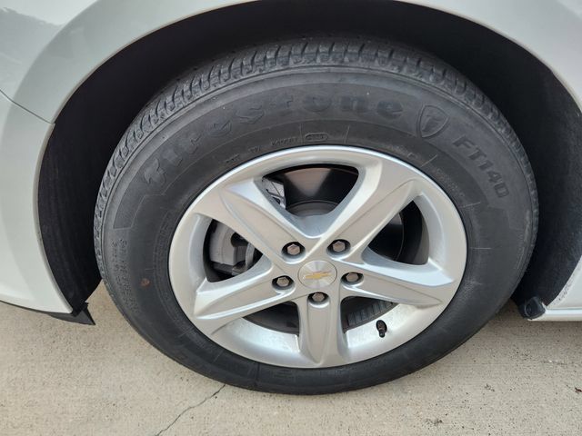 Used 2024 Chevrolet Malibu LS FWD image 9