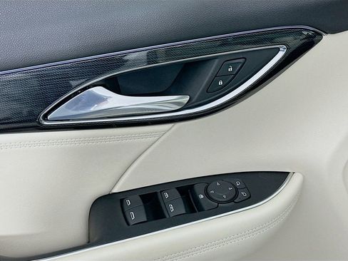 Used 2023 Buick Envision Preferred image 23