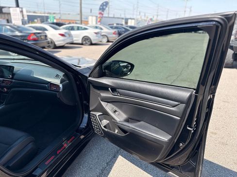 Used 2018 Honda Accord Sport image 29