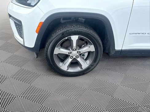 New 2026 Jeep Grand Cherokee L Limited RWD image 35