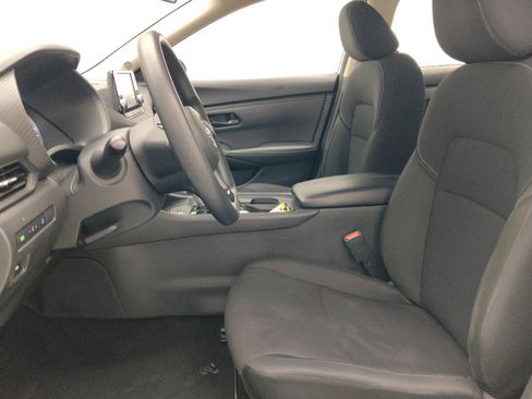 Used 2025 Nissan Sentra S FWD image 17