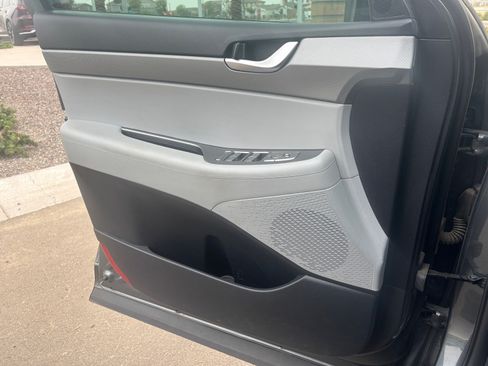Used 2023 Hyundai Palisade SEL w/ Cargo Package FWD image 11