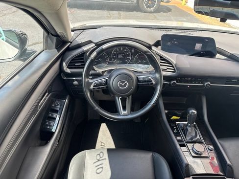 Used 2024 MAZDA MAZDA3 s FWD image 3
