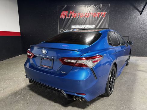 Used 2018 Toyota Camry XSE FWD image 5