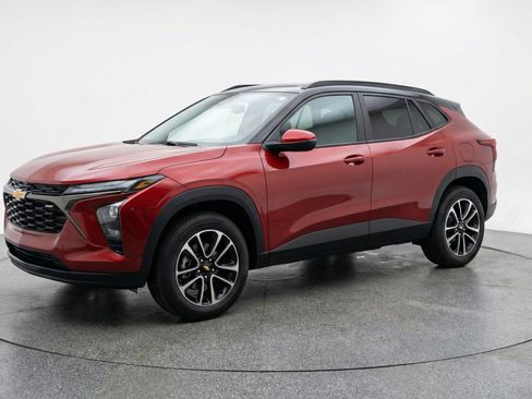 Used 2025 Chevrolet TrailBlazer LT image 3