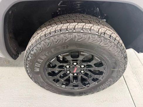 New 2026 GMC Canyon Elevation w/ Convenience Package image 4