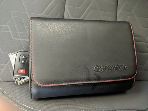 Used 2019 Toyota Tacoma TRD Sport image 29