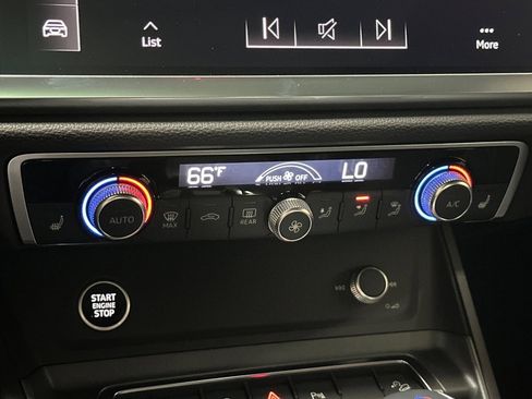 New 2025 Audi Q3 2.0T Premium image 32