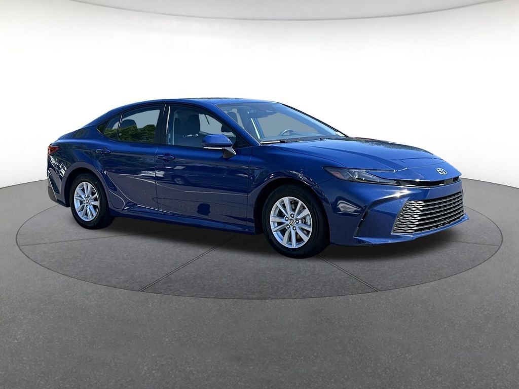 Used 2025 Toyota Camry LE FWD image 8