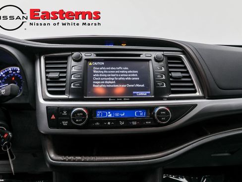 Used 2017 Toyota Highlander Plus image 18