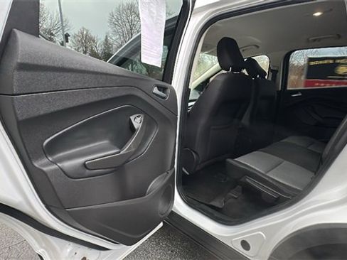 Used 2019 Ford Escape SE image 31