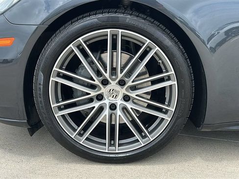 Used 2018 Porsche Panamera 4S AWD/4WD image 10