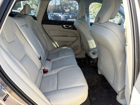 Certified 2023 Volvo XC60 B5 Plus image 20