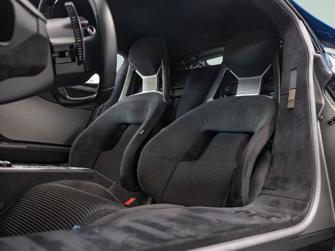 Used 2019 Ford GT RWD image 15