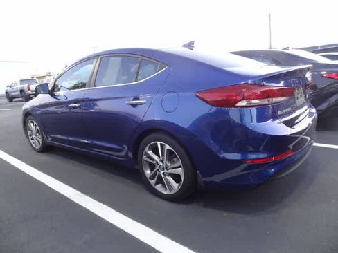 Used 2017 Hyundai Elantra Limited w/ Limited Tech Package 04 FWD image 5