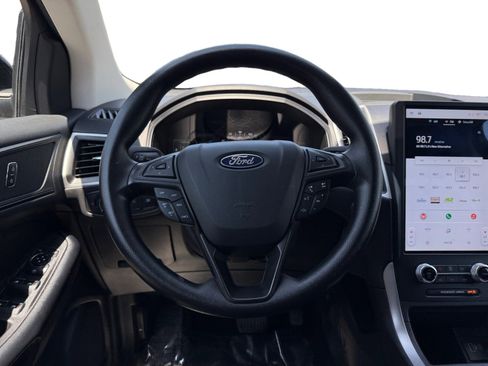 Used 2022 Ford Edge SE w/ Black Appearance Package image 12