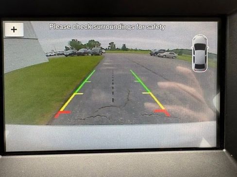 Used 2018 Ford Edge SEL w/ Equipment Group 201A FWD image 4