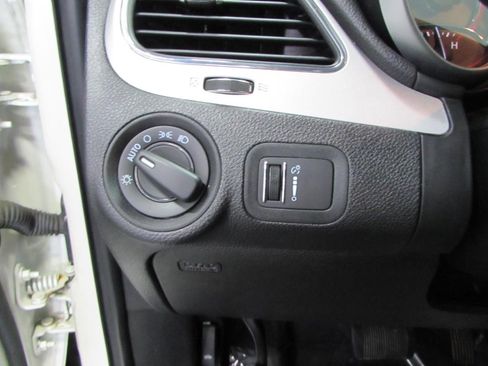 Used 2017 Dodge Journey SE w/ Flexible Seating Group image 13