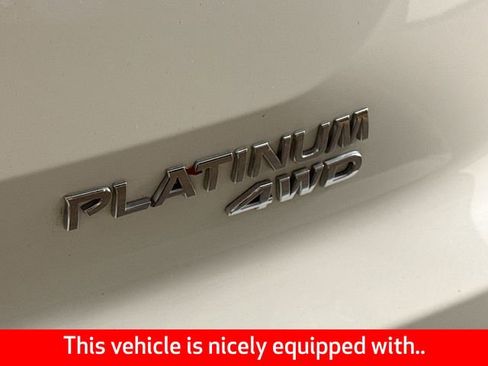 Used 2023 Nissan Pathfinder Platinum image 2