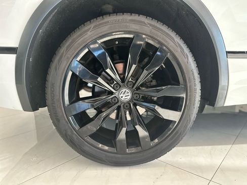 Used 2021 Volkswagen Tiguan SE R-Line image 38