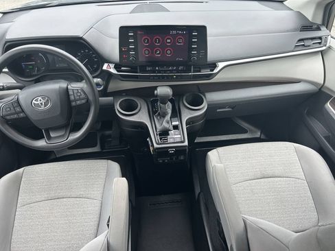 Used 2022 Toyota Sienna LE FWD image 17