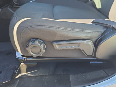 Used 2022 Jeep Gladiator Sport image 22