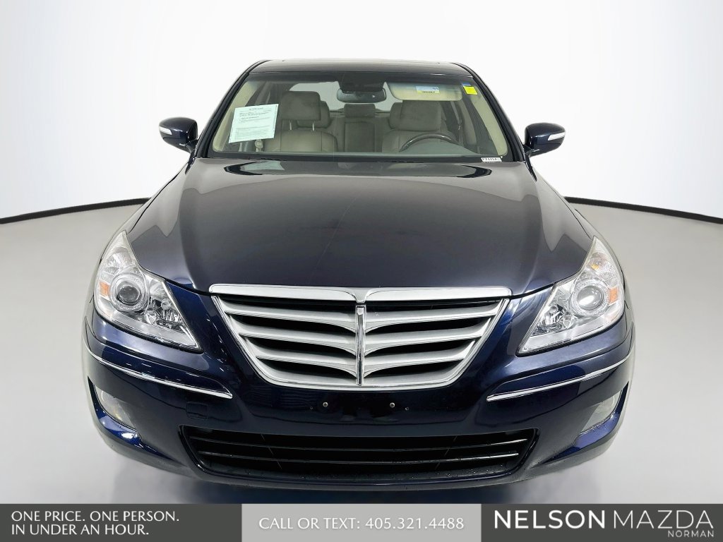 Used 2010 Hyundai Genesis 4.6 RWD image 2