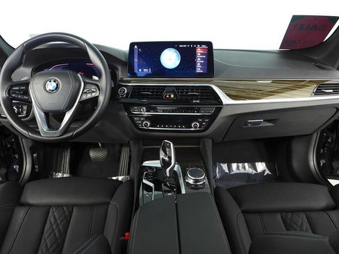 Used 2023 BMW 530i w/ Convenience Package RWD image 25
