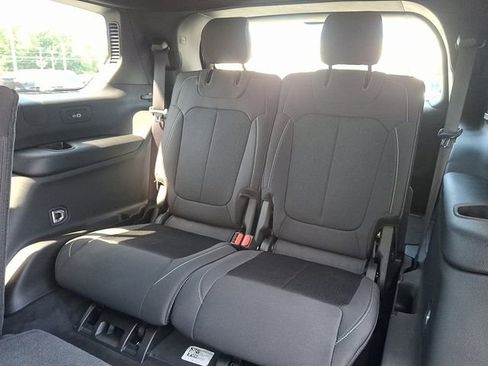 New 2025 Jeep Grand Cherokee L Laredo w/ Luxury Tech Group I image 7