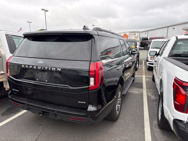 Used 2025 Ford Expedition Max Active AWD/4WD image 3