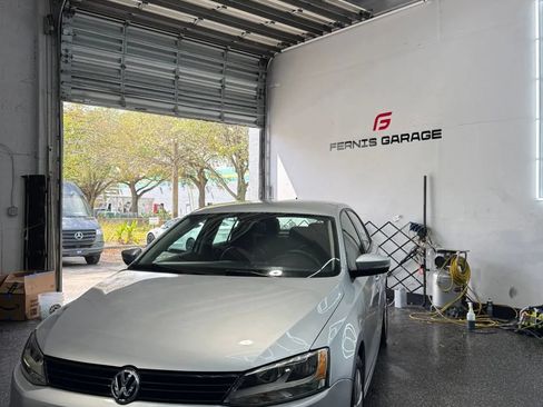 Used 2014 Volkswagen Jetta SE FWD image 2