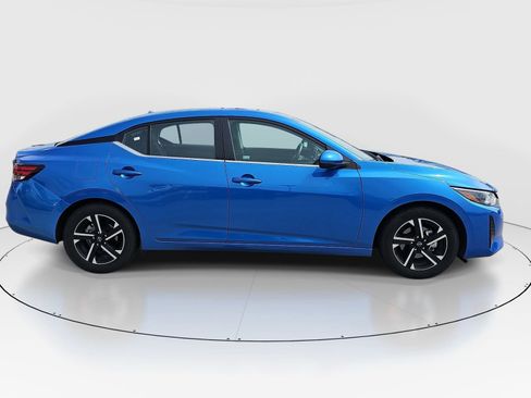 Used 2024 Nissan Sentra SV image 4