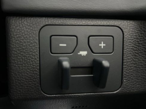 Used 2025 Toyota Tundra Platinum image 34