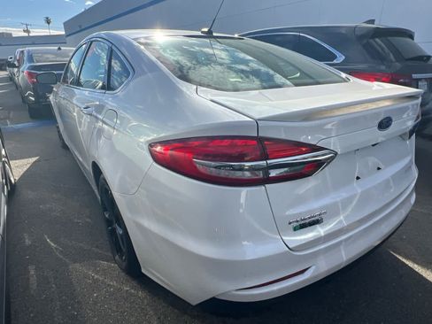 Used 2019 Ford Fusion Energi Titanium FWD image 6