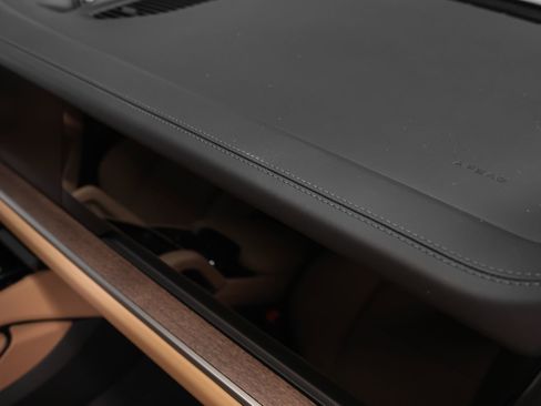 Certified 2024 Porsche Cayenne Coupe AWD/4WD image 25