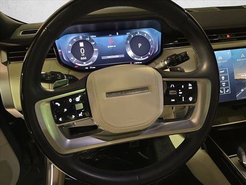 Used 2025 Land Rover Range Rover SE AWD/4WD image 19